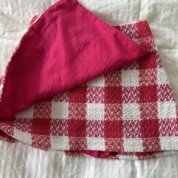 ZARA short skirt with built in shorts. Like new condition. Size 6 - Picture 3 of 6